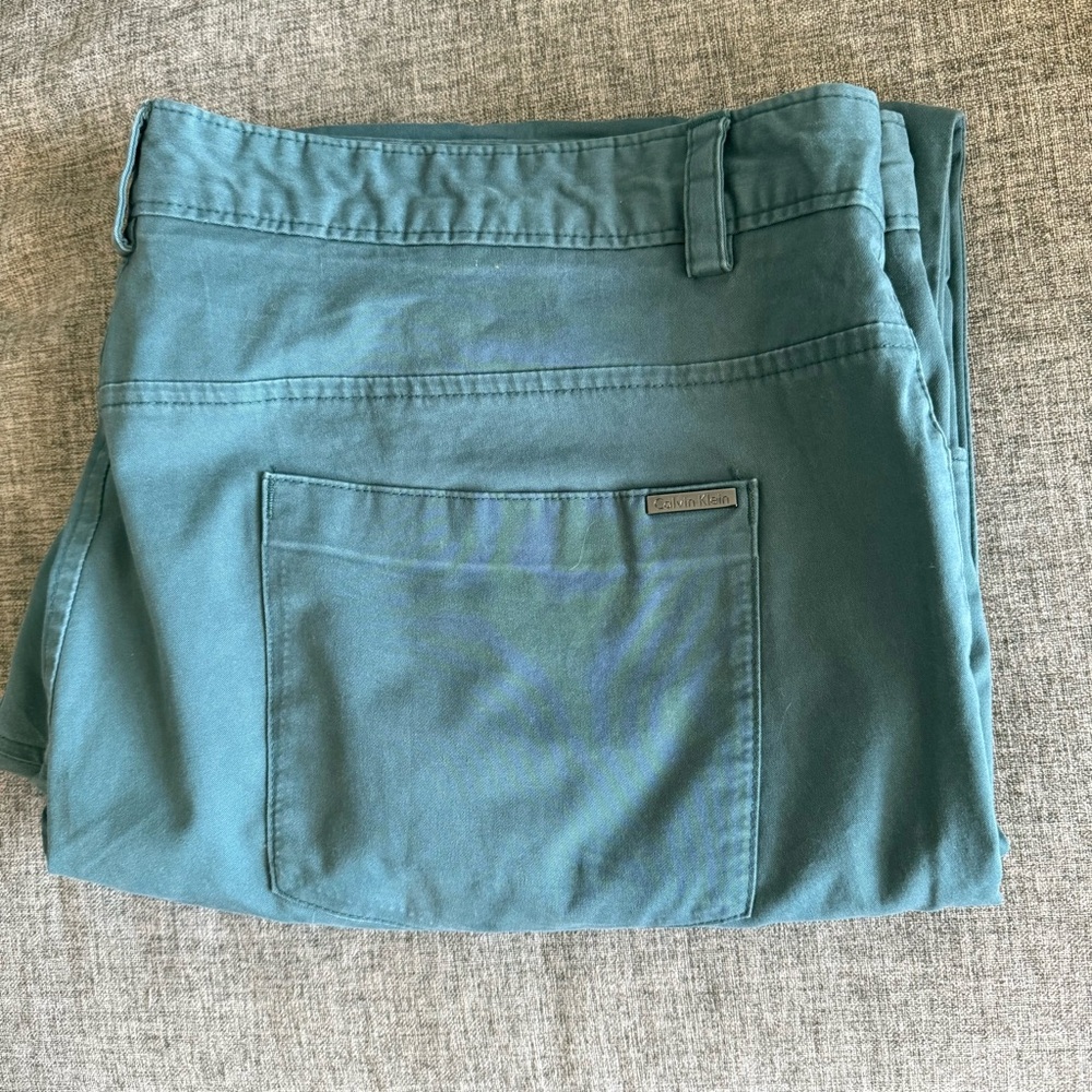 Calvin Klein Men Slim Pants 38/30